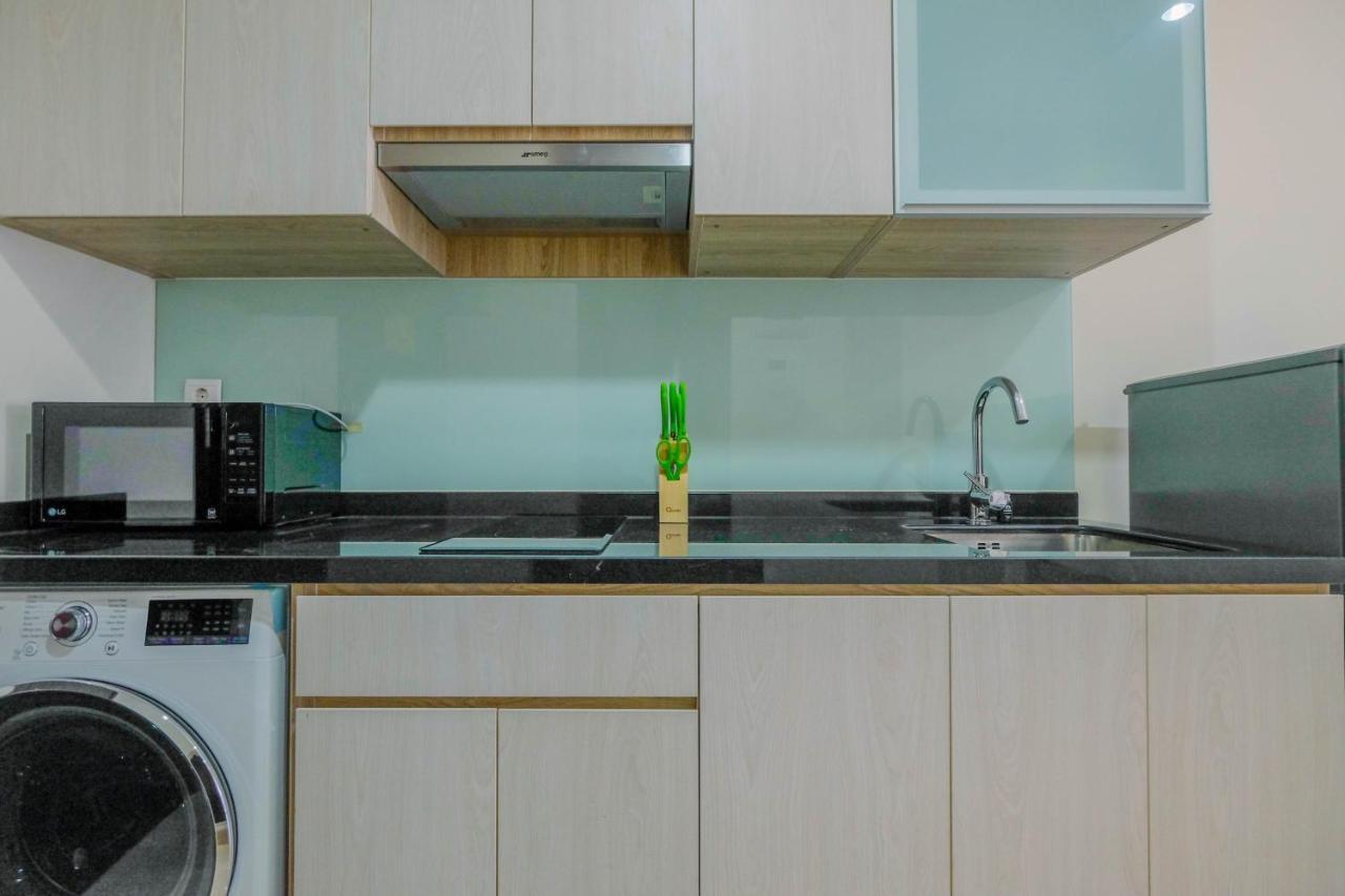 Brand New Studio Apartment At Menteng Park By Travelio Giacarta Esterno foto